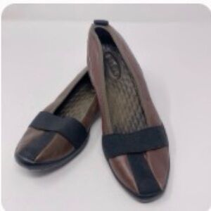 Privo Black Brown Flat Slip On Shoes Size 7.5 Excellent Used Condition